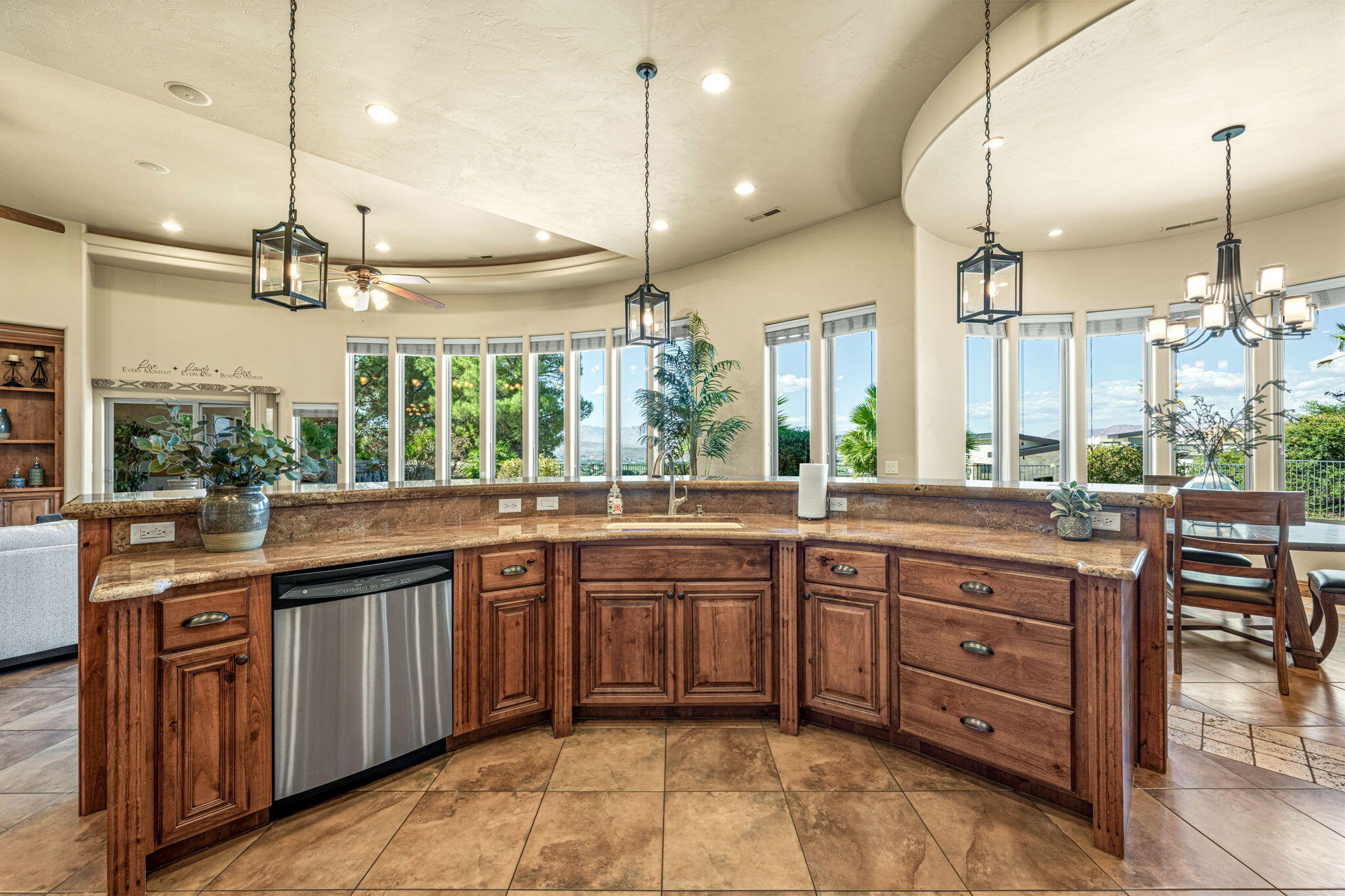 1536 Cliff Point Circle St. George, UT 84790 - Photo 19 of 63 Kitchen