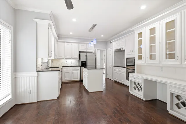 $3,100 | 11507 Del Monte Drive, Houston, TX 77077