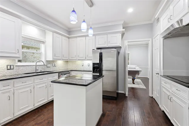 $3,100 | 11507 Del Monte Drive, Houston, TX 77077