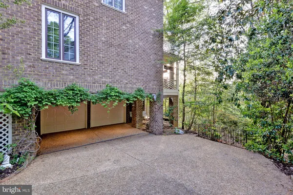 $1,100,000 | 20 The Palisades, Williamsburg, VA 23185