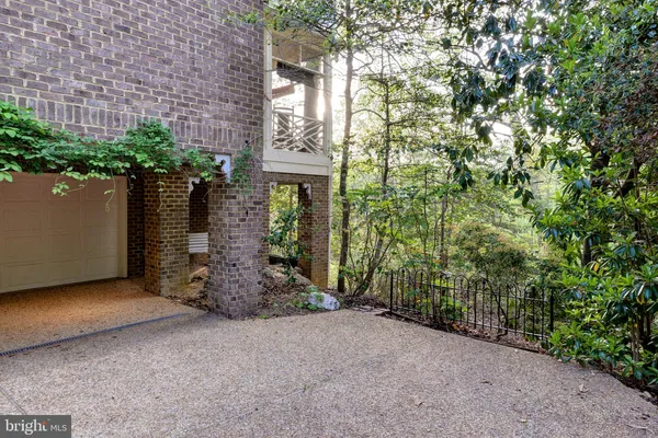 $1,100,000 | 20 The Palisades, Williamsburg, VA 23185