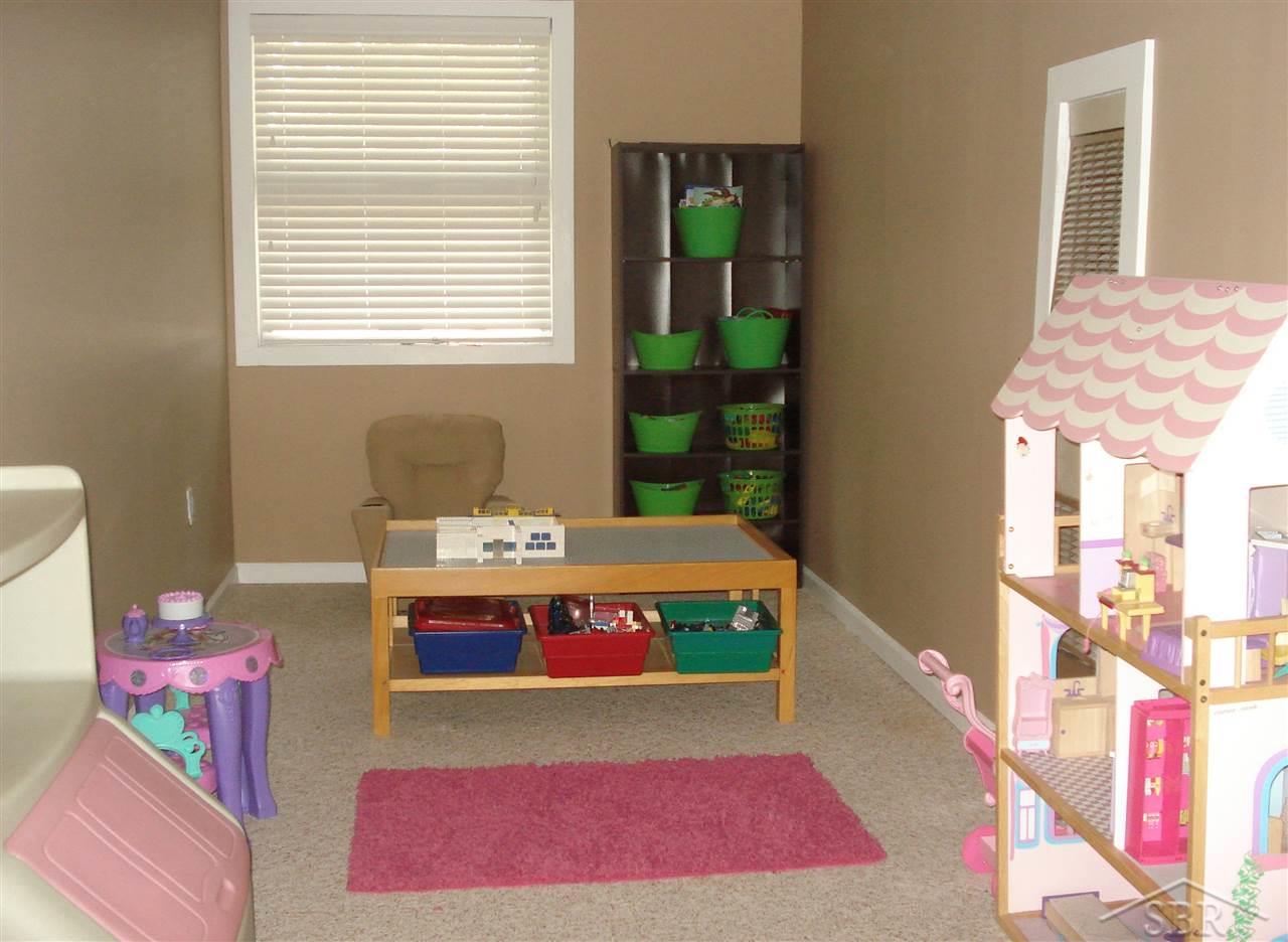 4075 Shattuck Road Saginaw, MI 48603 - Photo 10 of 15 31326090-9.JPG