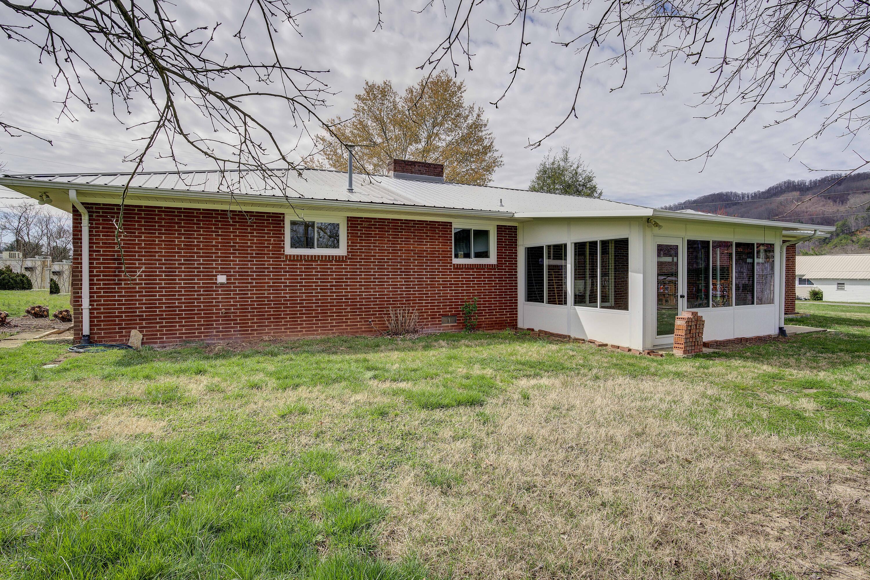 112 Casey Jones Road Erwin, TN 37650 - Photo 43 of 47 Casey-6-20