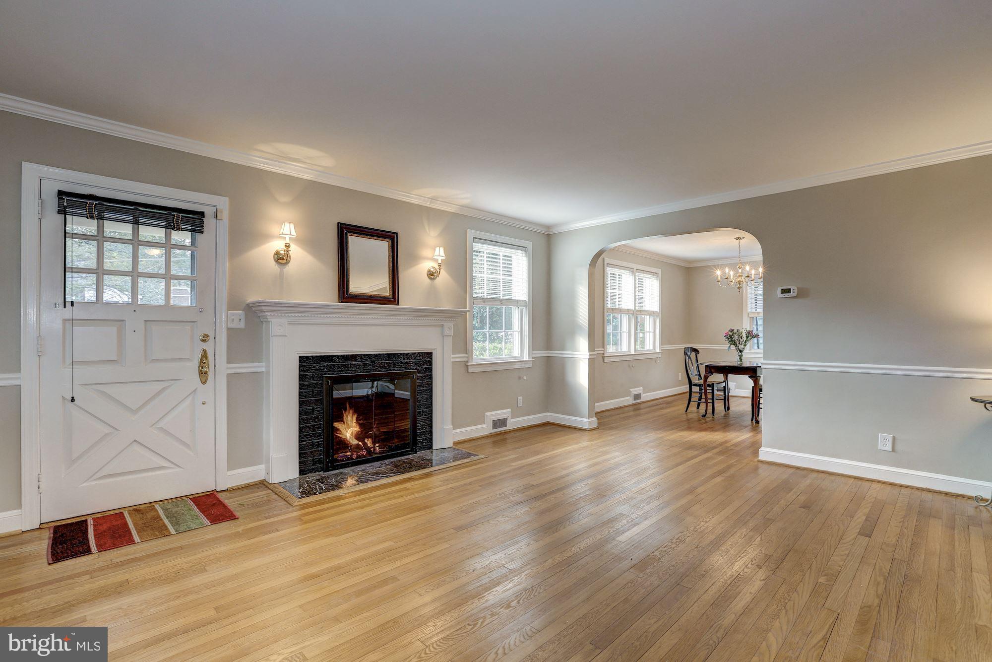 211 Whitestone Road Silver Spring, MD 20901 - Photo 2 of 30 Living Room