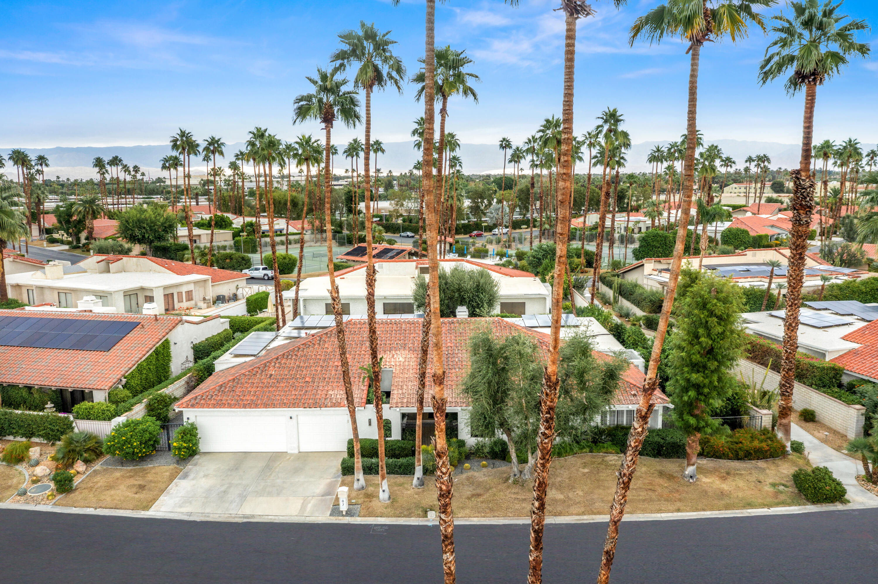 87 Magdalena Drive Rancho Mirage, CA 92270 - Photo 33 of 37 .
