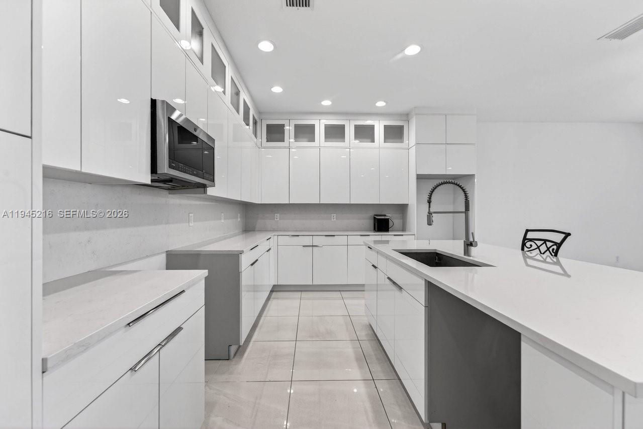 16575 Cove Road Westlake, FL 33470 - Photo 12 of 47