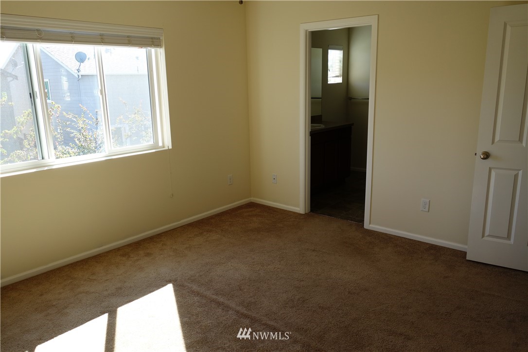 6656 Inlay Street Southeast Lacey, WA 98513 - Photo 6 of 12 Gallery Image 6