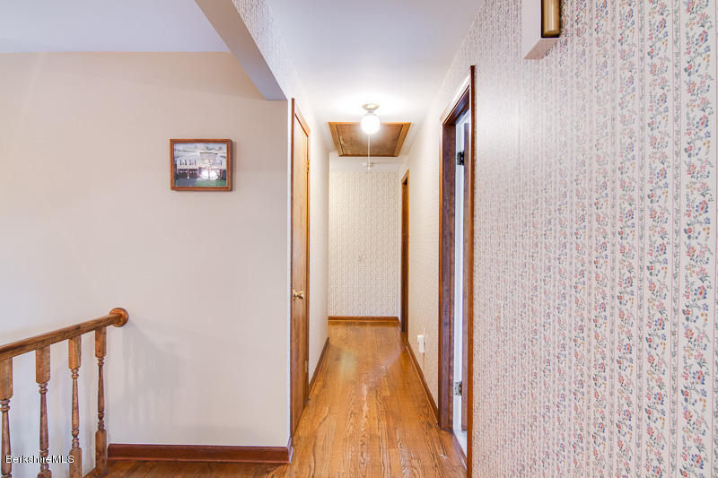 68 Winesap Road Pittsfield, MA 01201 - Photo 17 of 26 Hallway
