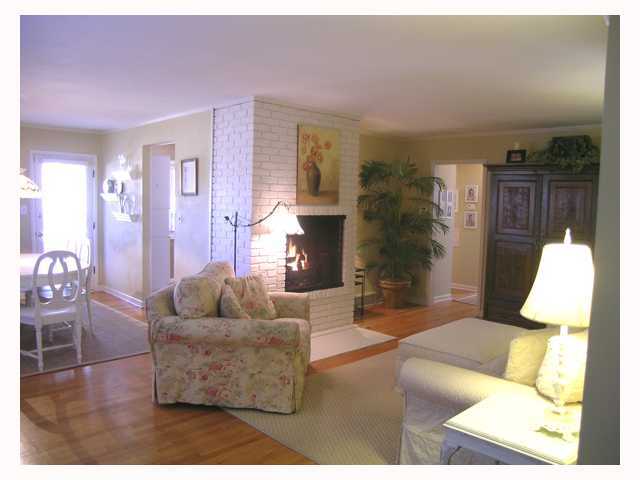 2061 Ridgecliff Road Columbus, OH 43221 - Photo 3 of 15