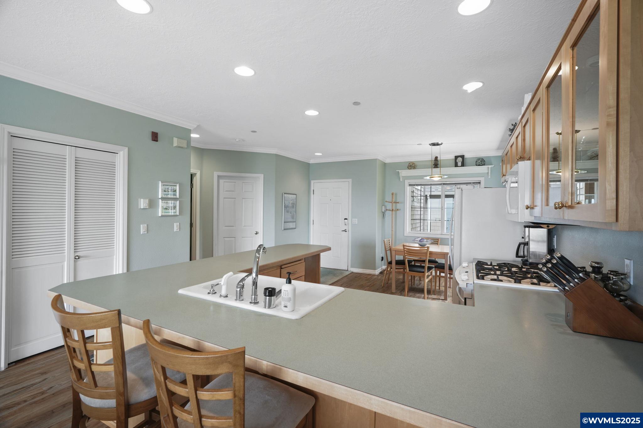 1113 Highway 101, Unit 1 Depoe Bay, OR 97341 - Photo 6 of 48