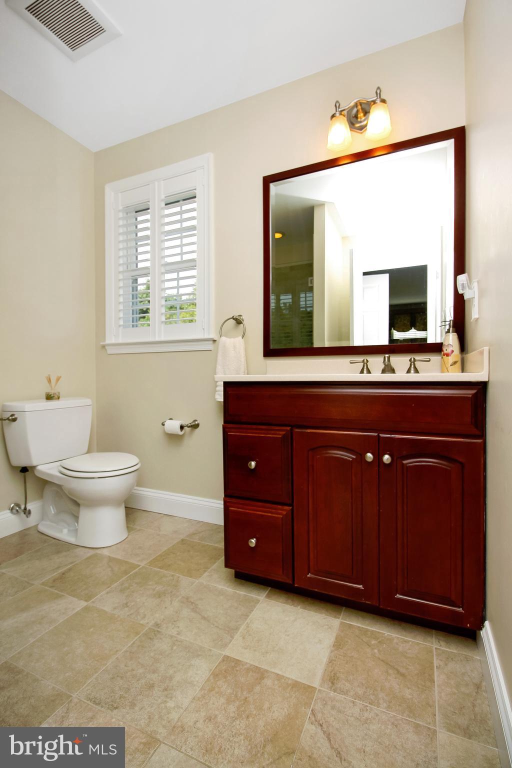 755 West Rolling Road Springfield, PA 19064 - Photo 25 of 43 Master Bathroom