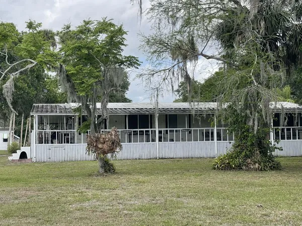 $249,800 | 4523 Southeast 30th Street, Okeechobee, FL 34974