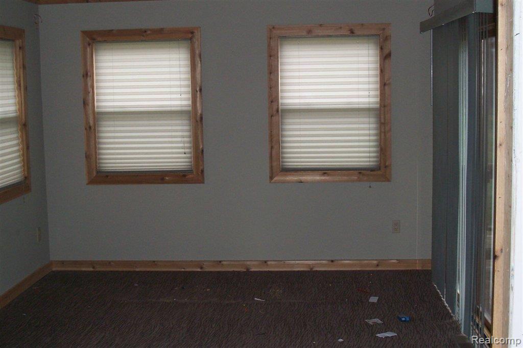 7237 Brophy Road Howell, MI 48855 - Photo 4 of 11 100_9017.JPG