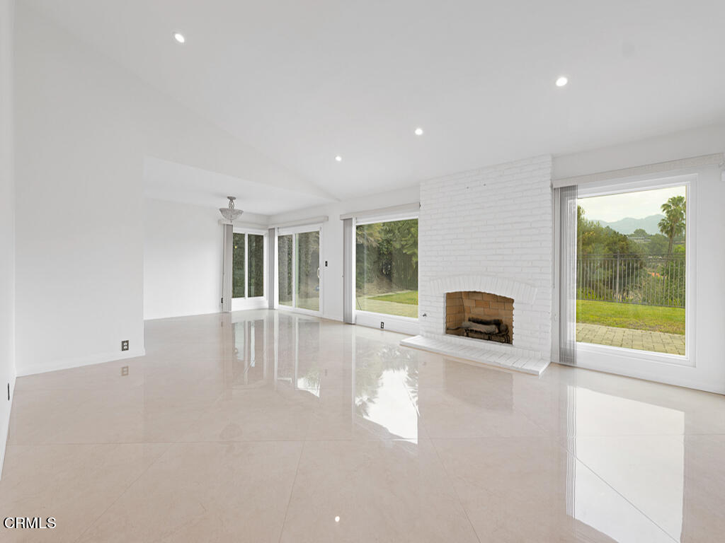 3243 Emerald Isle Drive Glendale, CA 91206 - Photo 11 of 40 3243 Emerald Isle Drive - HsHProd-34