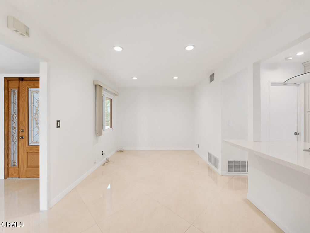 3243 Emerald Isle Drive Glendale, CA 91206 - Photo 12 of 40 3243 Emerald Isle Drive - HsHProd-44