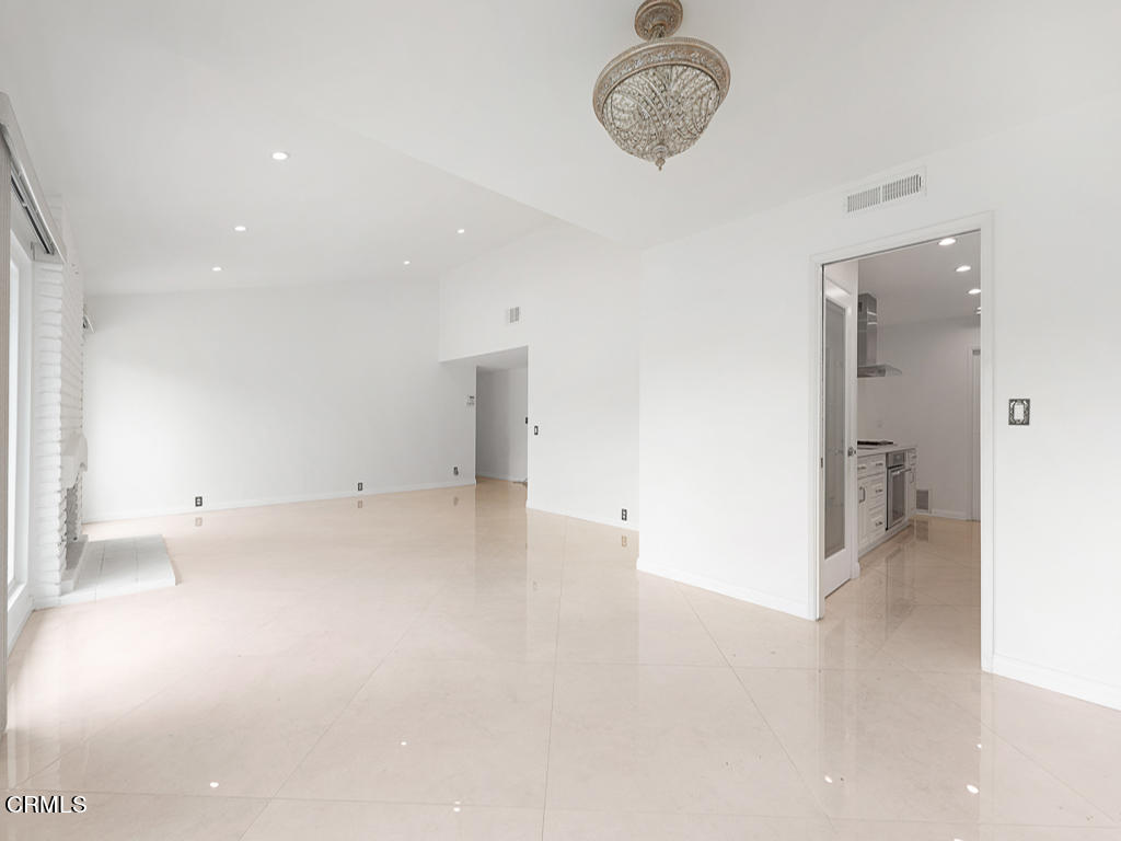 3243 Emerald Isle Drive Glendale, CA 91206 - Photo 15 of 40 3243 Emerald Isle Drive - HsHProd-38