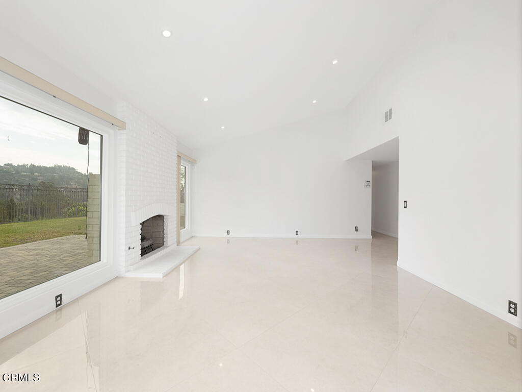 3243 Emerald Isle Drive Glendale, CA 91206 - Photo 16 of 40 3243 Emerald Isle Drive - HsHProd-37