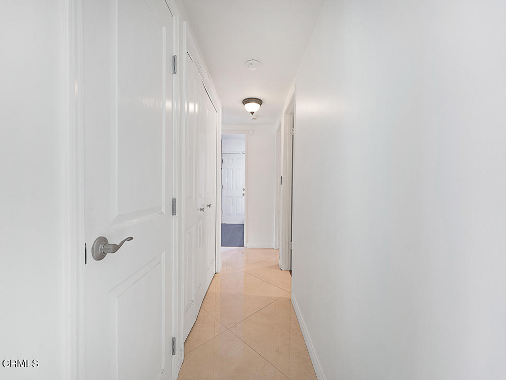 3243 Emerald Isle Drive Glendale, CA 91206 - Photo 21 of 40 3243 Emerald Isle Drive - HsHProd-33