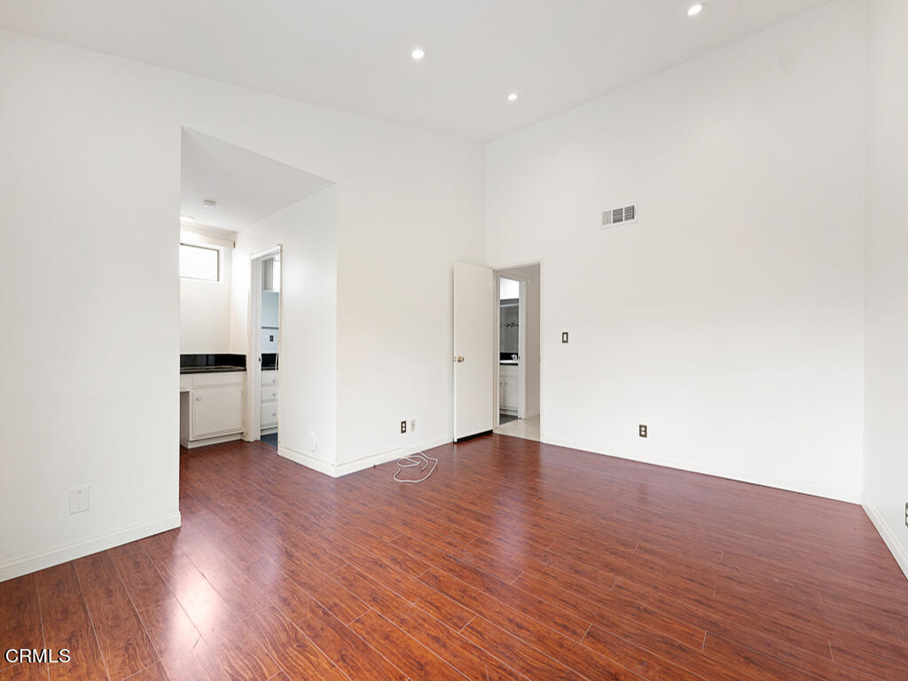 3243 Emerald Isle Drive Glendale, CA 91206 - Photo 22 of 40 3243 Emerald Isle Drive - HsHProd-29