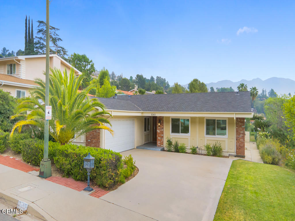 3243 Emerald Isle Drive Glendale, CA 91206 - Photo 4 of 40 3243 Emerald Isle Drive - HsHProd-1