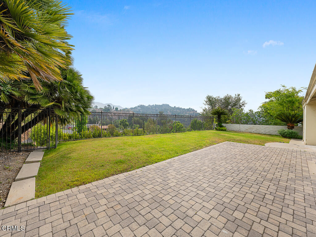 3243 Emerald Isle Drive Glendale, CA 91206 - Photo 31 of 40 3243 Emerald Isle Drive - HsHProd-15