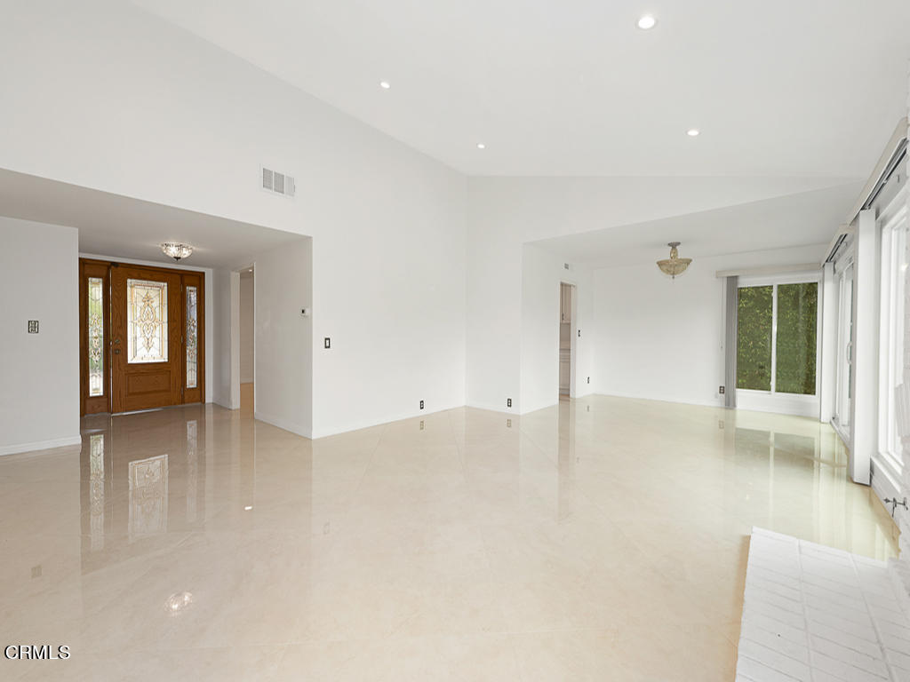 3243 Emerald Isle Drive Glendale, CA 91206 - Photo 10 of 40 3243 Emerald Isle Drive - HsHProd-36