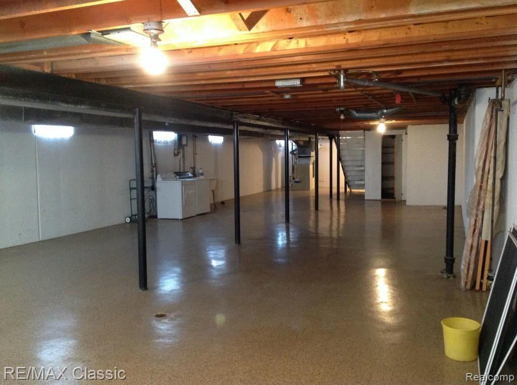 32176 Baintree Road Farmington, MI 48334 - Photo 19 of 41 CameraAwesomePhoto_18.jpg