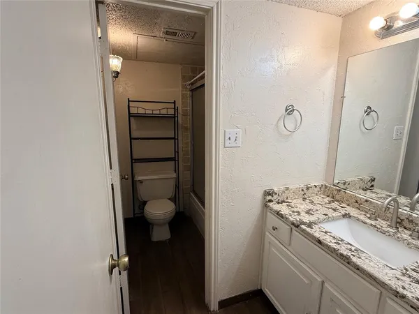 $1,500 | 2300 Bamboo Drive, Unit N208, Arlington, TX 76006