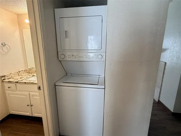 $1,500 | 2300 Bamboo Drive, Unit N208, Arlington, TX 76006