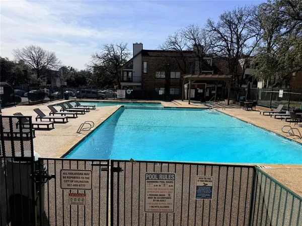 $1,500 | 2300 Bamboo Drive, Unit N208, Arlington, TX 76006