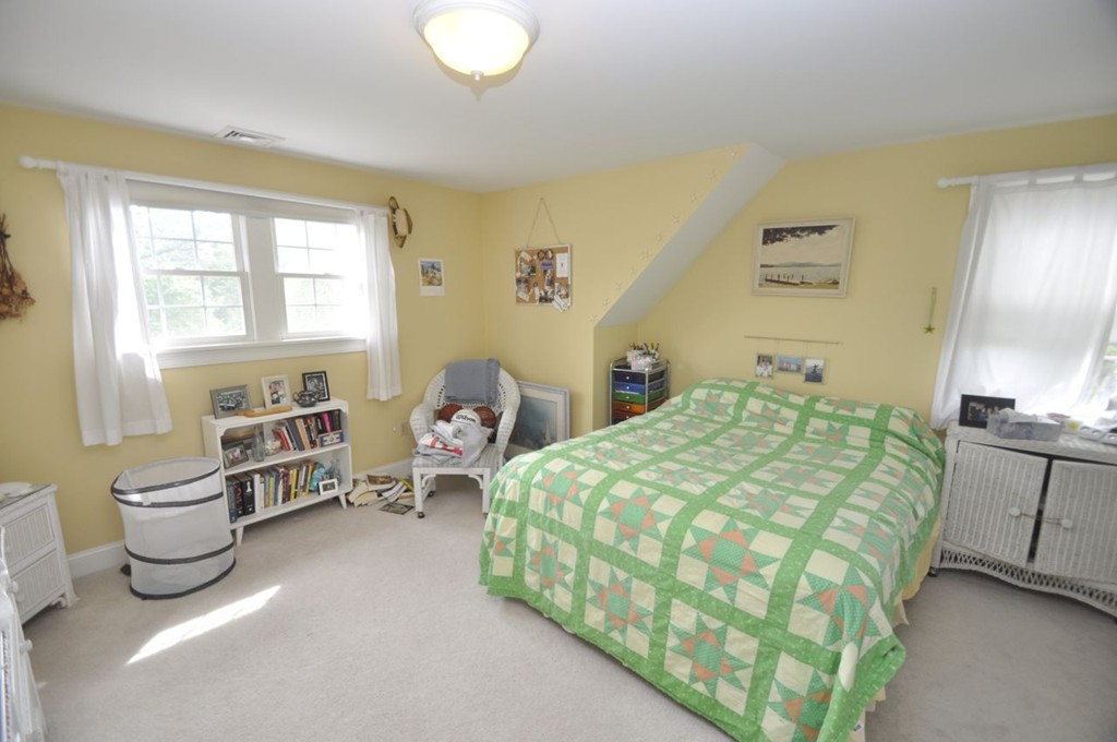194 R Centre Street Danvers, MA 01923 - Photo 15 of 30