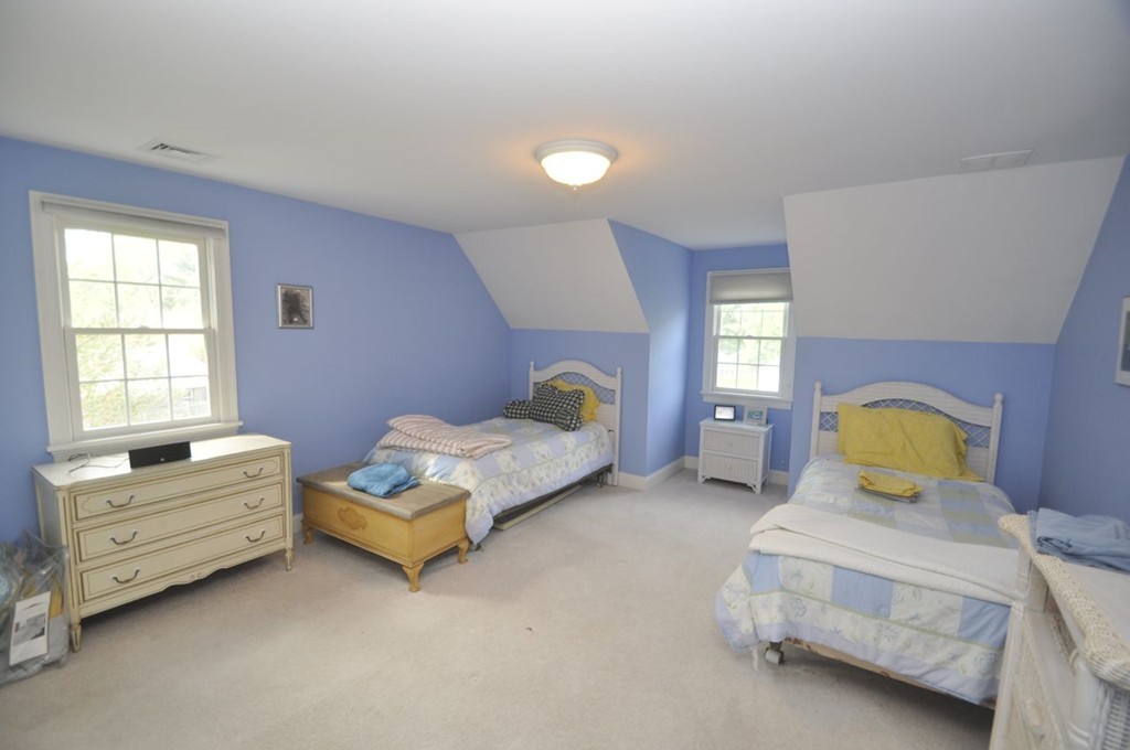 194 R Centre Street Danvers, MA 01923 - Photo 16 of 30