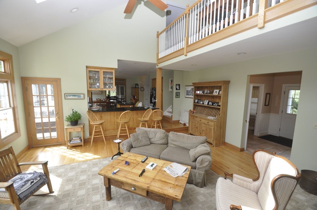 194 R Centre Street Danvers, MA 01923 - Photo 2 of 30