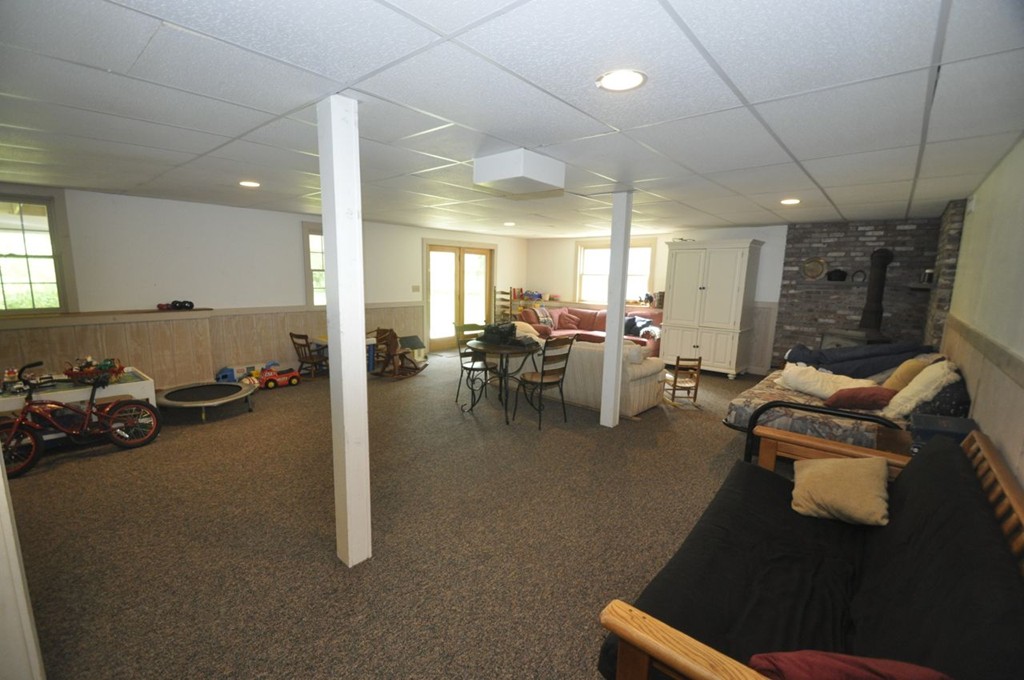 194 R Centre Street Danvers, MA 01923 - Photo 23 of 30