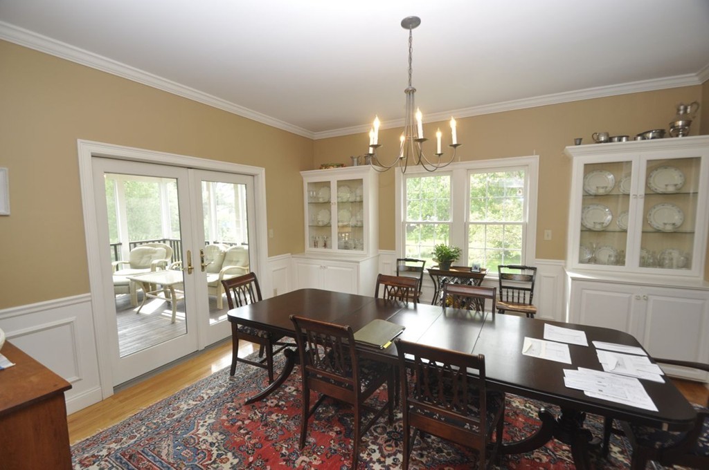 194 R Centre Street Danvers, MA 01923 - Photo 4 of 30