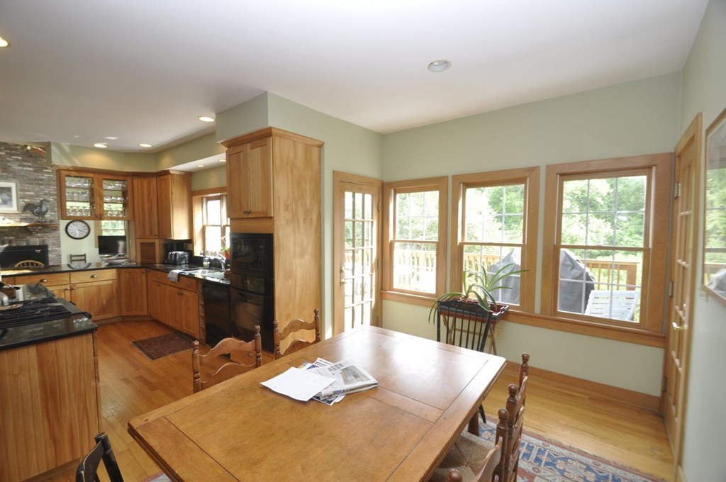 194 R Centre Street Danvers, MA 01923 - Photo 9 of 30