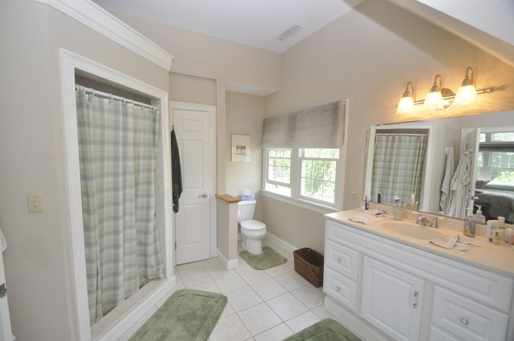 194 R Centre Street Danvers, MA 01923 - Photo 10 of 30