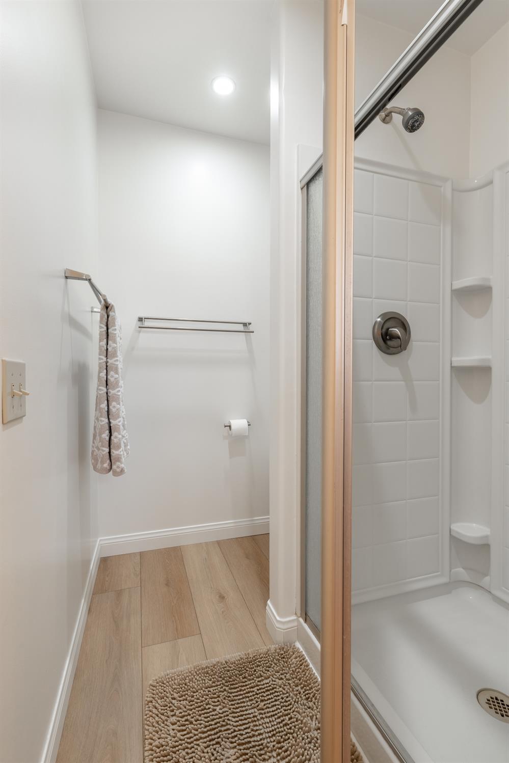 211 North Carrillo Road, Unit E Ojai, CA 93023 - Photo 22 of 28 Primary Walk-in shower