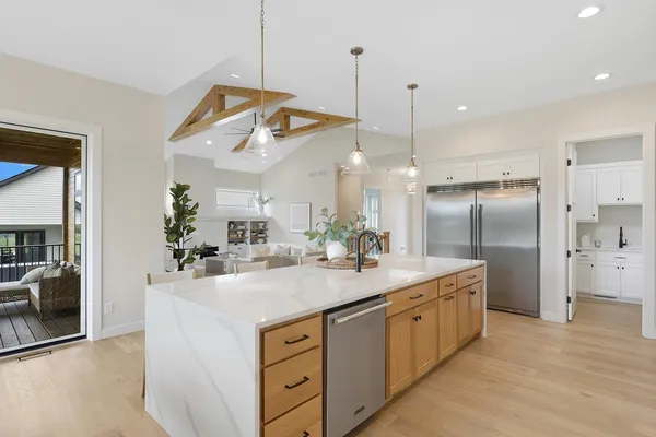 $1,164,500 | 4938 Parkside Circle, Eagan, MN 55123