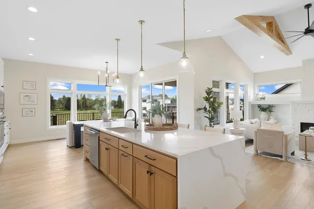 $1,164,500 | 4938 Parkside Circle, Eagan, MN 55123