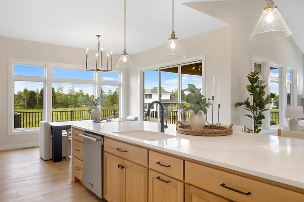 $1,164,500 | 4938 Parkside Circle, Eagan, MN 55123