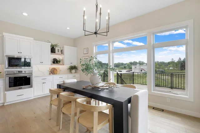 $1,164,500 | 4938 Parkside Circle, Eagan, MN 55123