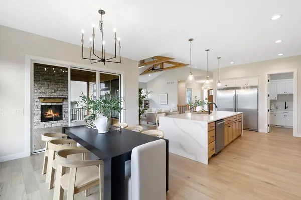 $1,164,500 | 4938 Parkside Circle, Eagan, MN 55123