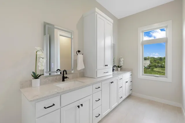 $1,164,500 | 4938 Parkside Circle, Eagan, MN 55123