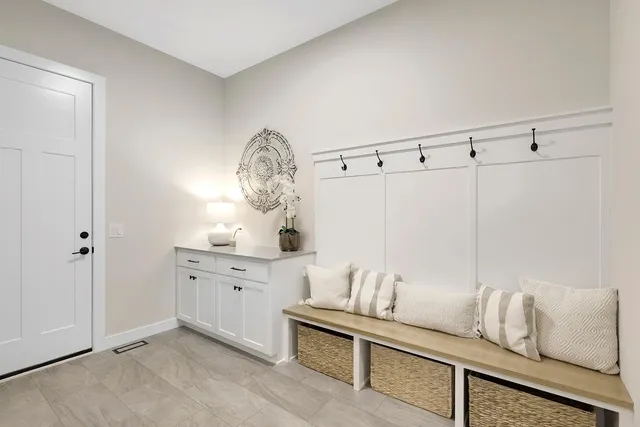 $1,164,500 | 4938 Parkside Circle, Eagan, MN 55123