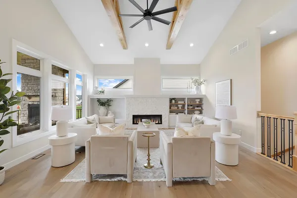 $1,164,500 | 4938 Parkside Circle, Eagan, MN 55123