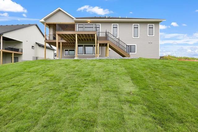 $1,164,500 | 4938 Parkside Circle, Eagan, MN 55123