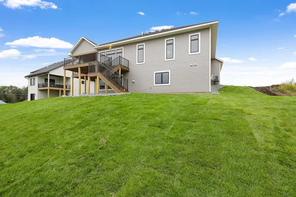 $1,164,500 | 4938 Parkside Circle, Eagan, MN 55123