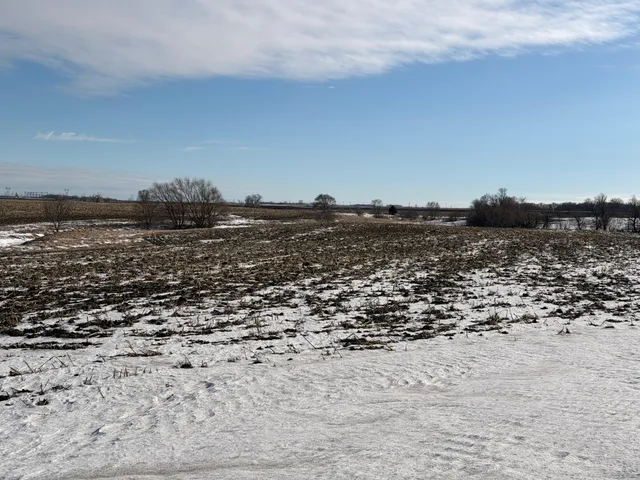 $1 | 35 Pepperton Township, Morris, MN 56267