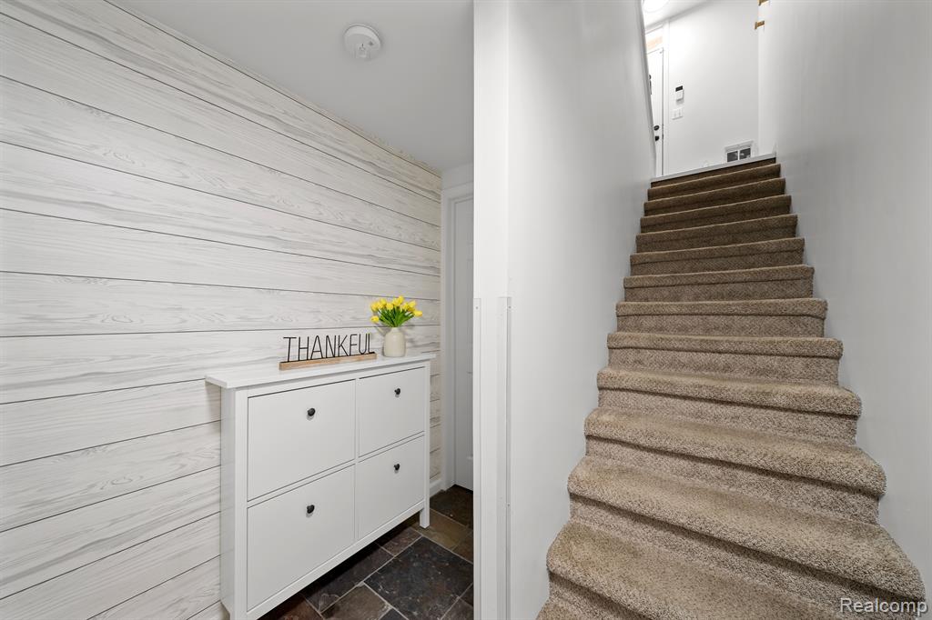 17010 Farmington Road Livonia, MI 48154 - Photo 24 of 28